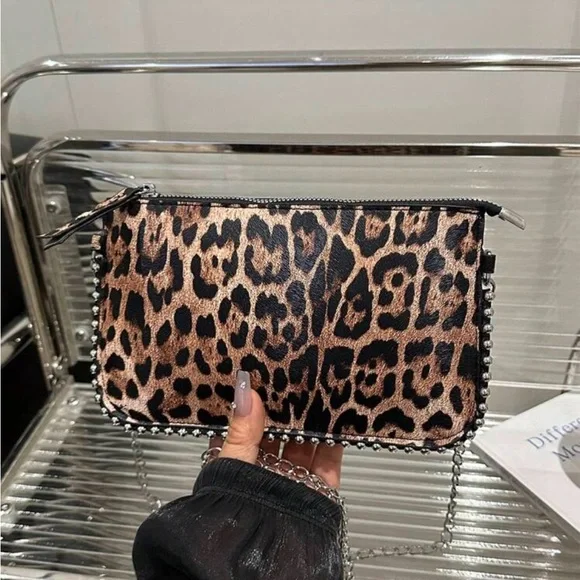 Leopard Print Chain Shoulder Bag - Picture 2 of 6